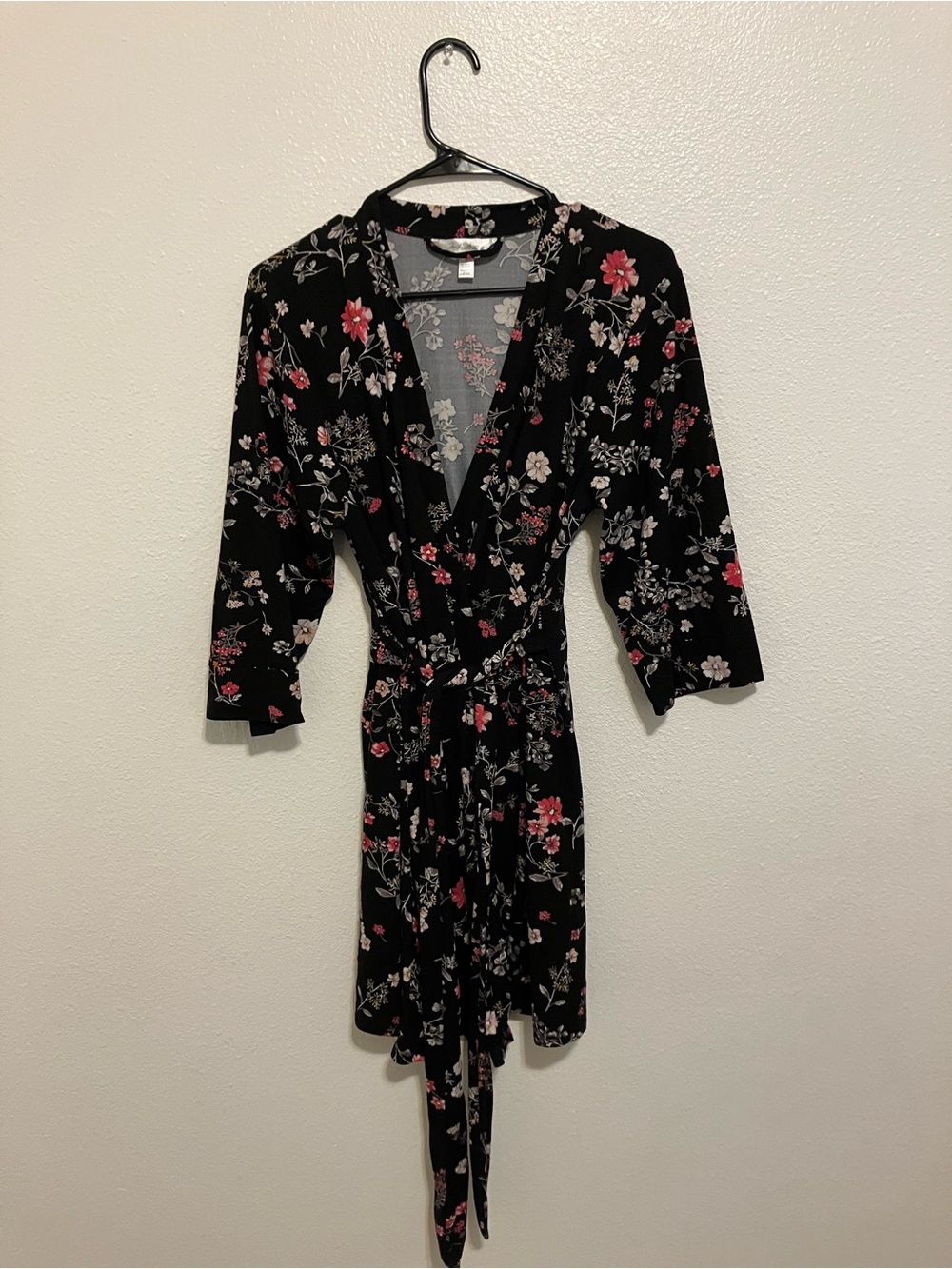 Marilyn Monroe Black Floral Wrap Robe with Pink and Cream Flowers